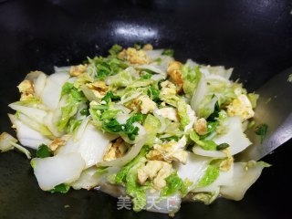 白菜炒鸡蛋的做法步骤：4