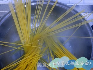 小龙虾意面的做法步骤：2