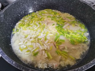 嫩豆腐蒜苗汤的做法步骤：9