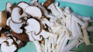 小炒双菇的做法步骤：1