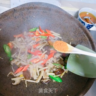 小炒双菇的做法步骤：6
