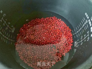 焦糖红豆奶茶的做法步骤：1