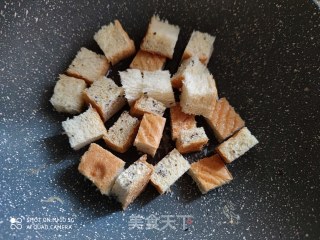 面包沙拉的做法步骤：2