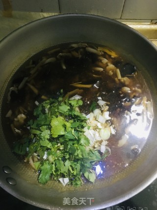 酸辣肉丝汤的做法步骤：9