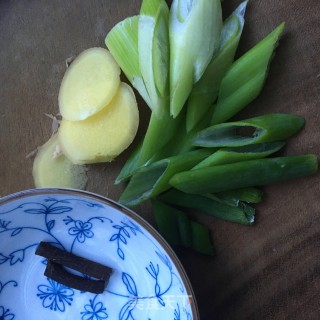 红参香菇鸡汤的做法步骤：3