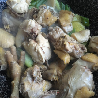 红参香菇鸡汤的做法步骤：7