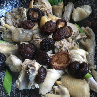 红参香菇鸡汤的做法步骤：8