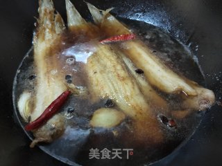 红烧鱼????的做法步骤：11