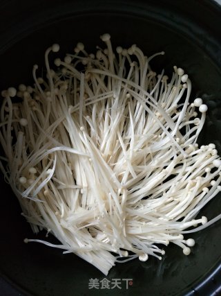 蒜蓉粉丝虾煲的做法步骤：2