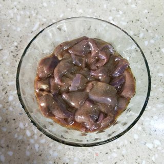 爆炒猪肝的做法步骤：4