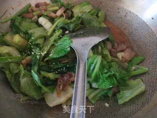 青菜炒肉的做法步骤：4