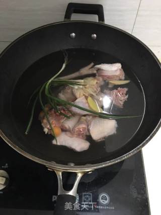 美味鸡汤的做法步骤：1