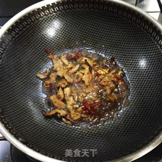 韭菜莴笋炒肉的做法步骤：5