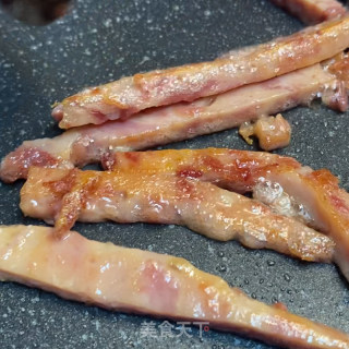 恒一火腿猪肉炒河粉的做法步骤：4