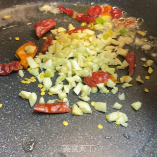 恒一火腿猪肉炒河粉的做法步骤：6
