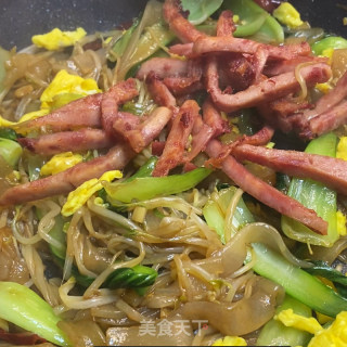 恒一火腿猪肉炒河粉的做法步骤：9
