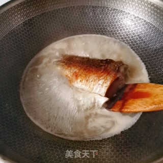 黑豆红枣鲫鱼汤的做法步骤：4