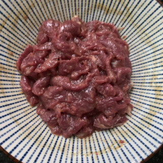 胡萝卜炒牛肉的做法步骤：3