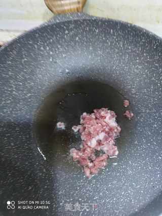 豆芽炒豆腐皮的做法步骤：4