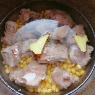 黄豆排骨汤的做法步骤：6