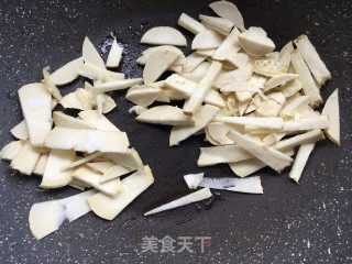 驴肉炒冬笋的做法步骤：2