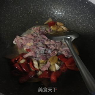 酸萝卜炖鱼杂的做法步骤：10