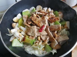 酥肉一锅炖的做法步骤：8