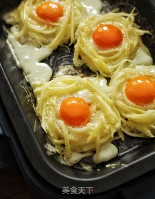 美味早餐：溏心蛋土豆饼的做法步骤：3