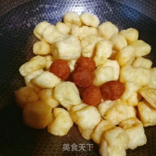 焖油豆腐和肉丸子的做法步骤：3