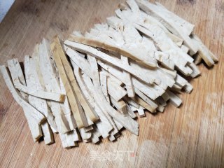蒜蓉五香豆腐的做法步骤：2