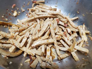 蒜蓉五香豆腐的做法步骤：5