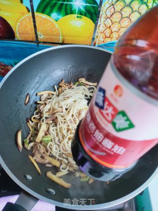 香菇肉丝炒面的做法步骤：12