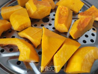 南瓜白菜猪肉粉条包的做法步骤：1