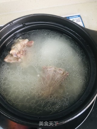 牛尾白萝卜汤的做法步骤：2