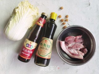 瑶柱白菜炖肉的做法步骤：1