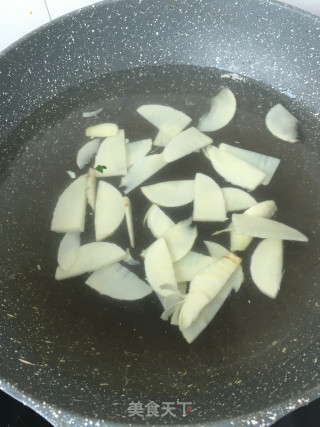 雪里蕻炒冬笋的做法步骤：10