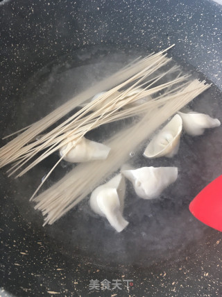 云吞面的做法步骤：4
