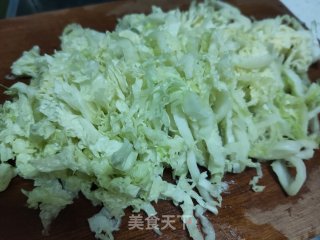 白菜挂面汤的做法步骤：2