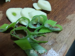 白玉菇炒鸡蛋的做法步骤：7