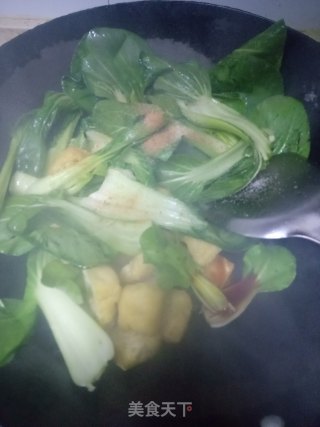 青菜炒豆泡的做法步骤：3