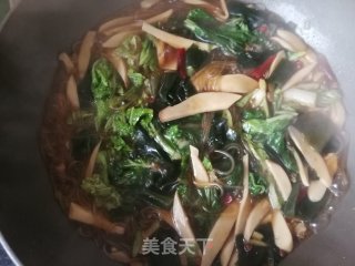 杏鲍菇白菜海带炖粉条的做法步骤：12
