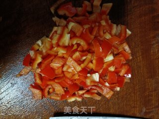 红泡椒萝卜干炒鸡蛋的做法步骤：1