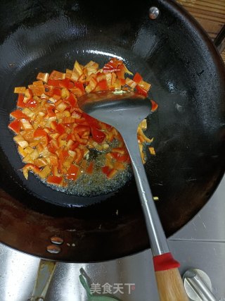 红泡椒萝卜干炒鸡蛋的做法步骤：6