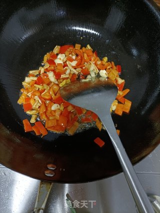 红泡椒萝卜干炒鸡蛋的做法步骤：7