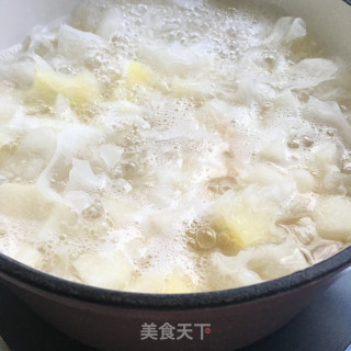 红糖银耳炖酥梨的做法步骤：6