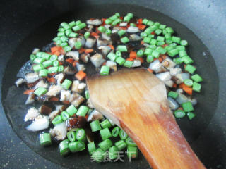 香菇四季豆炒饭的做法步骤：3