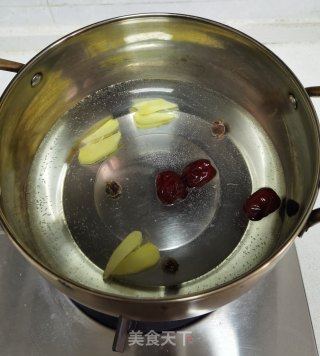 红糖炖鸡蛋汤的做法步骤：4