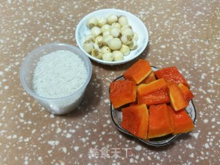 南瓜莲子粥的做法步骤：1