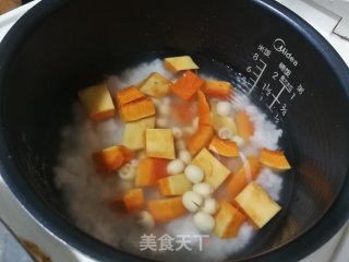 南瓜莲子粥的做法步骤：2