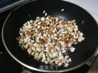 香菇虾仁南瓜面的做法步骤：6